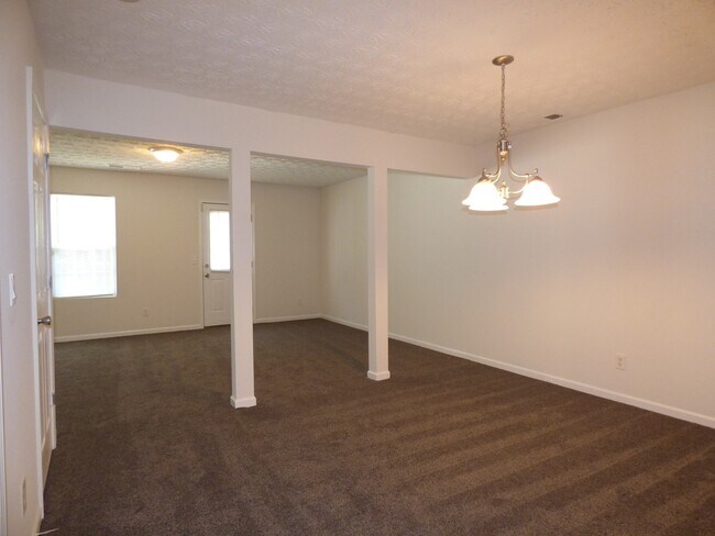 Foto del edificio - Incredible Brick Front Townhome in Regency Station