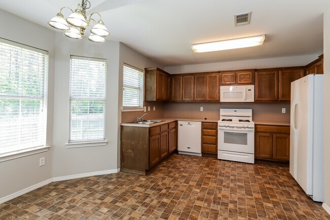 Foto del edificio - 2106 Cherry Creek Cir