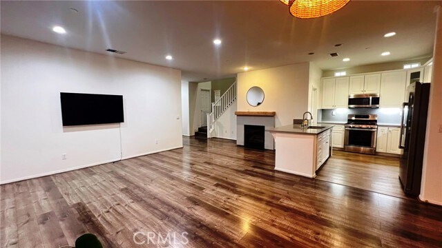 Foto del edificio - 26330 Long St