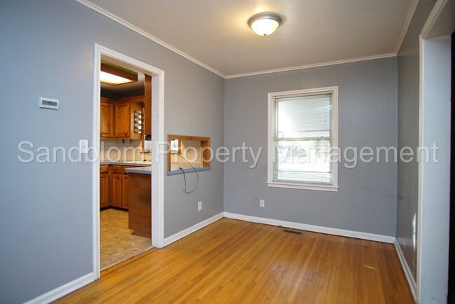 Building Photo - FOR LEASE | Mid-town Tulsa | 2 bed, 1 bath...