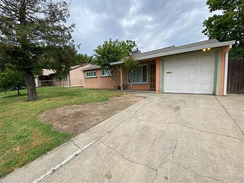 Primary Photo - 3 bed, 1 bath home