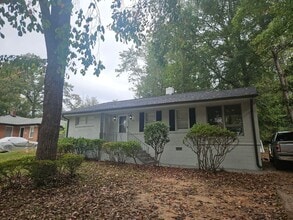 Building Photo - 1151 Pinehurst Dr