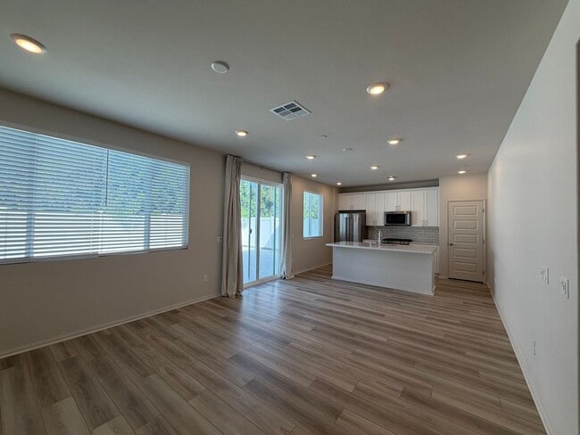 Building Photo - Beautiful 3 Bedroom Condo in West Covina