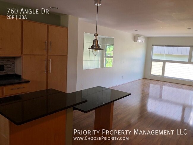 Photo - 760 Angle Dr Townhome