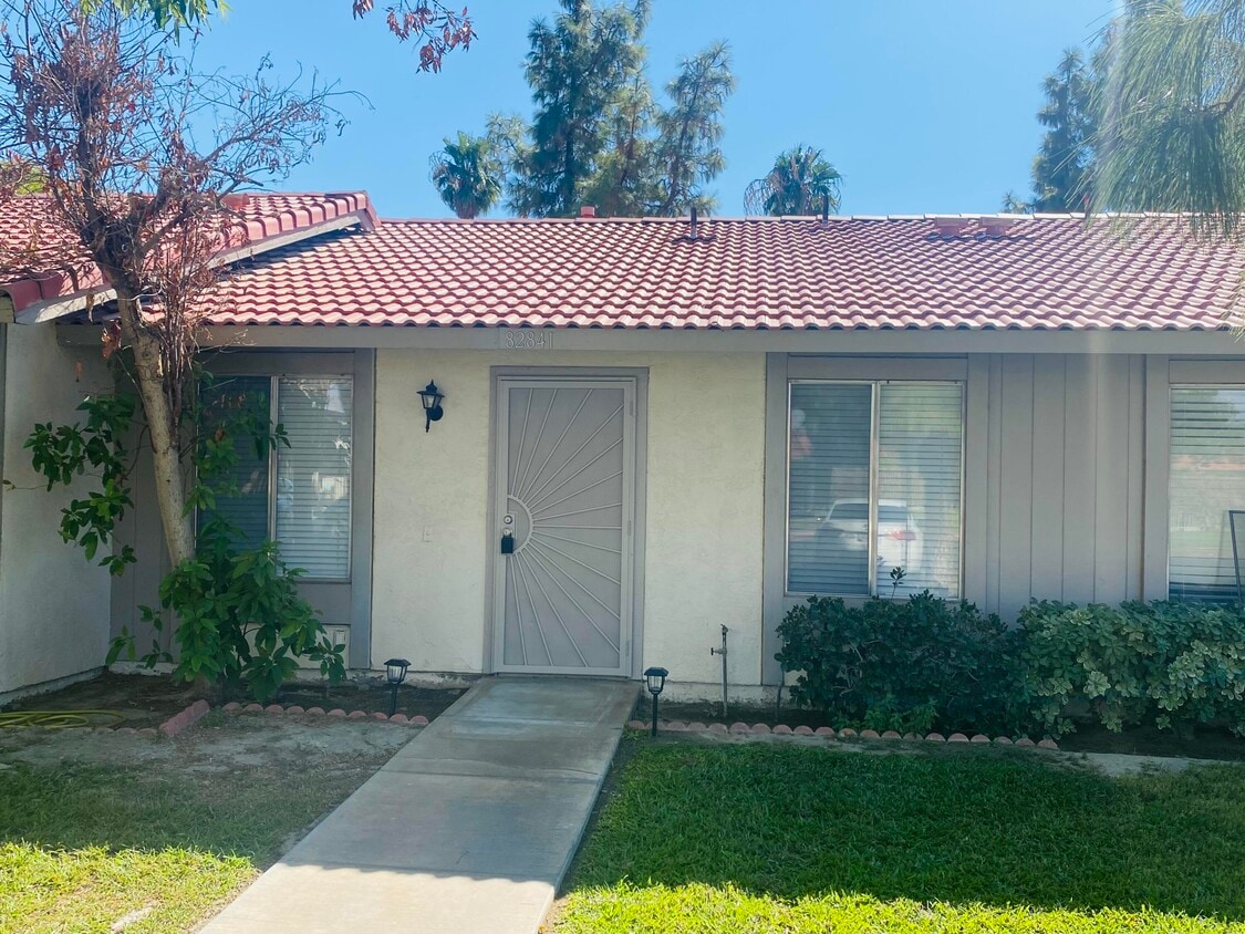 82841 Davis Dr, Indio, CA 92201 Condo for Rent in Indio, CA