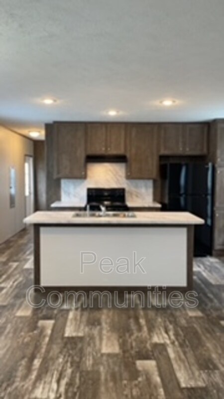 Foto del edificio - 7322 Forest Lake Rd