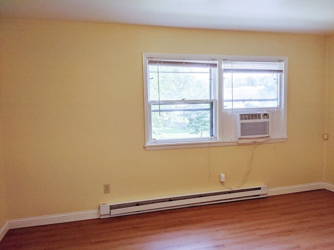 Building Photo - Sassafras Apartments