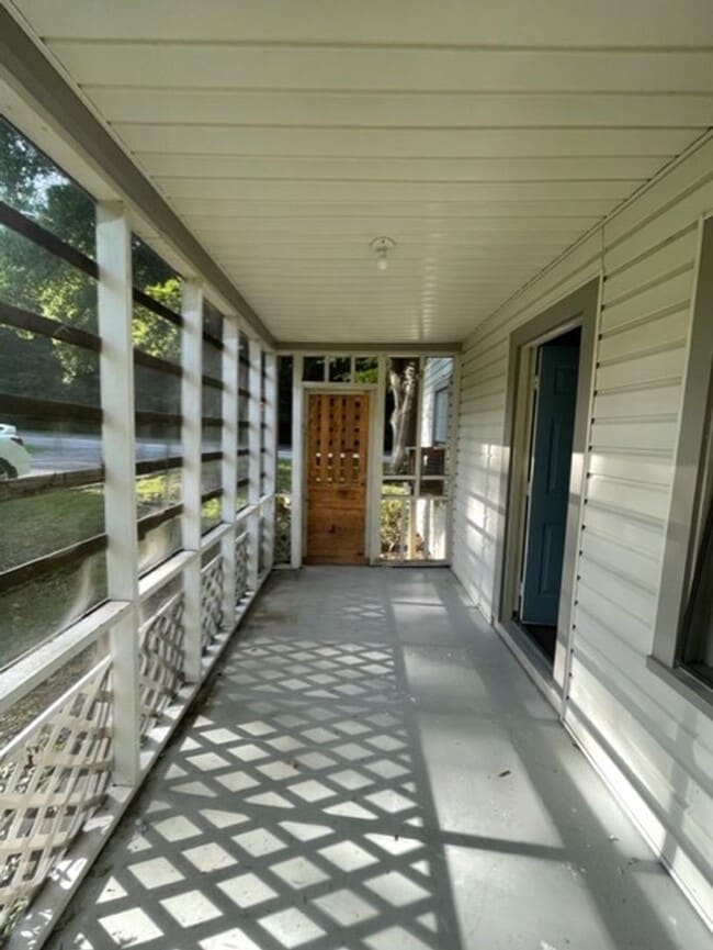 Foto del edificio - Adorable 2 bedroom 1 bath home . Located i...