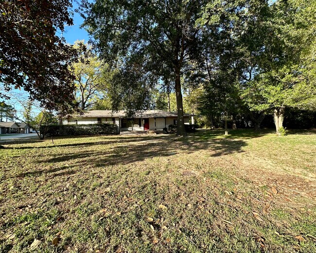 Foto del edificio - 525 Meadowbrook Dr