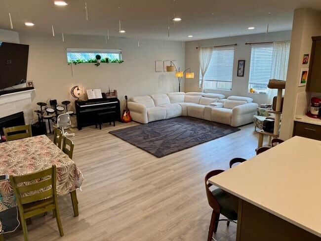 Foto del edificio - Modern 3-Bedroom Home with EV Charger in New Development – Cornelius, OR