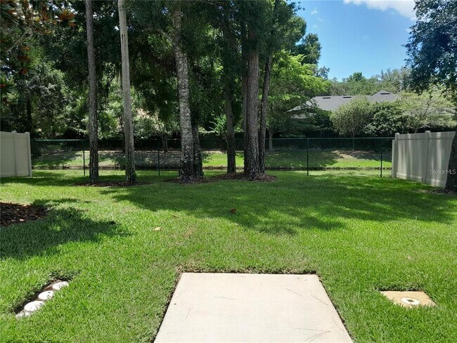 Foto del edificio - 600 Stone Oak Dr