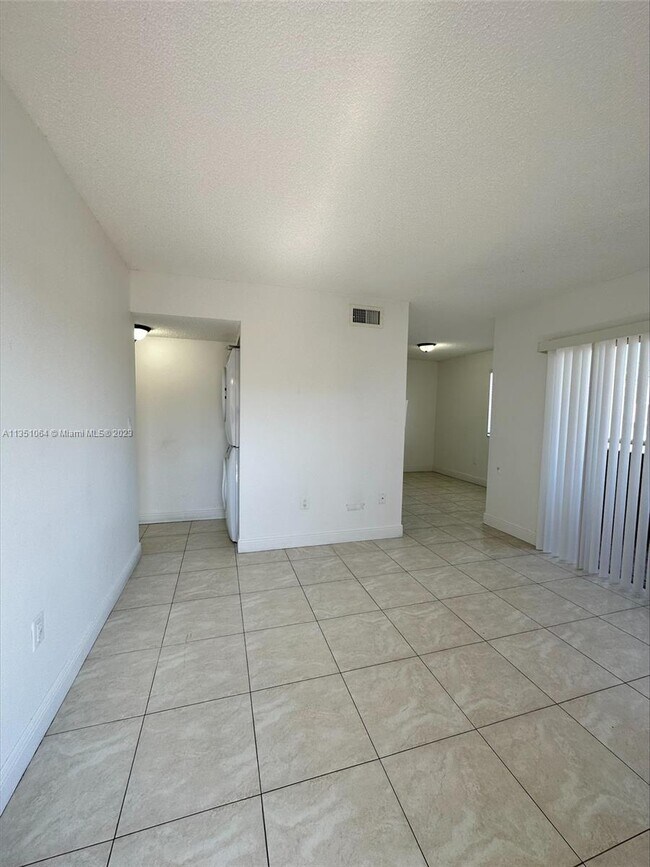 Building Photo - 6214 SW 131st Ct