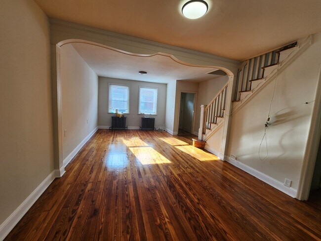 Building Photo - Spacious, BRIGHT, 2BR House w/ HW Floors, W/D
