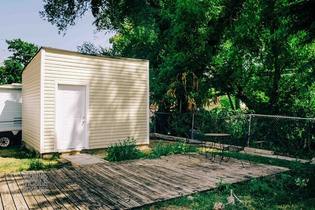 Foto del edificio - 816 Adams St