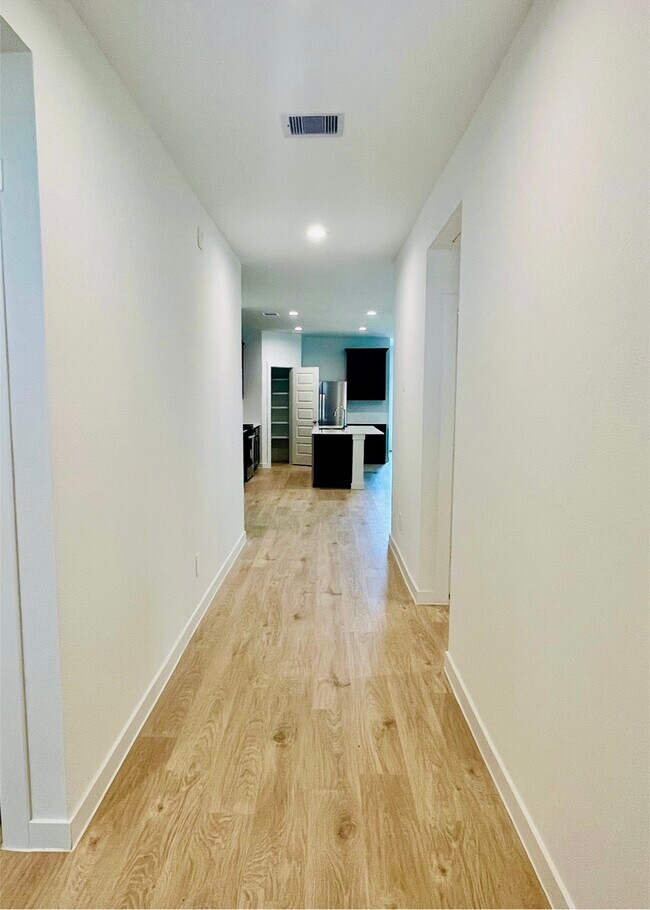 Hallway - 4210 Harvest Creek Ct