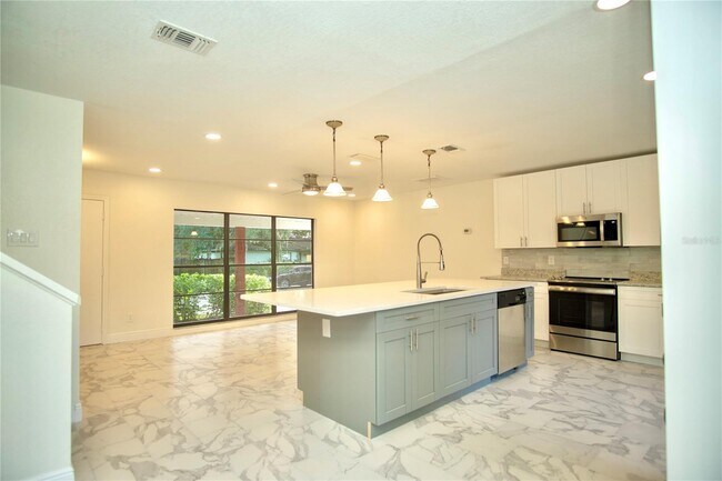 Foto del edificio - 23817 Lake Walk Ct