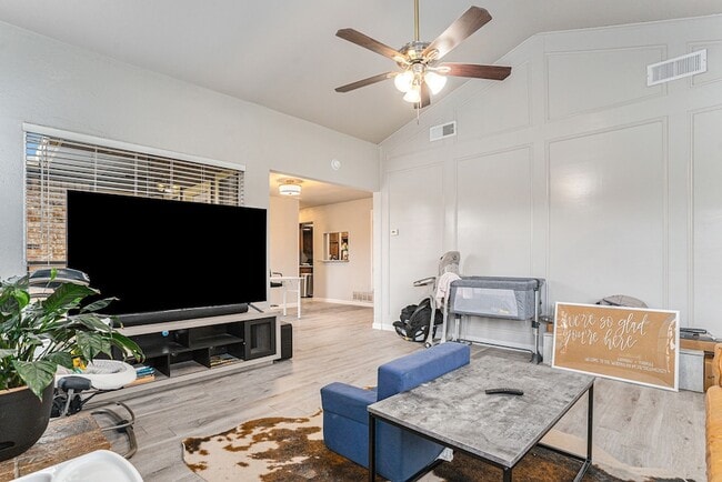 Foto del edificio - 2201 Jackson Cir