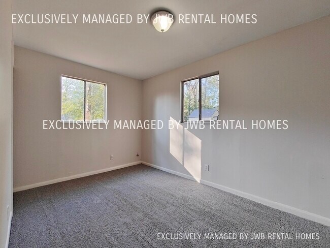 Foto del edificio - 6818 Miss Muffet Ln N