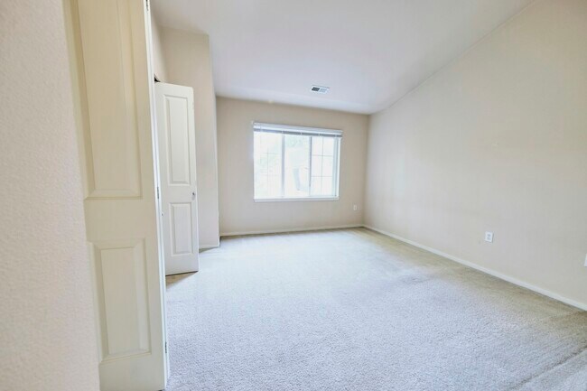 Building Photo - 18268 NE 97th Way