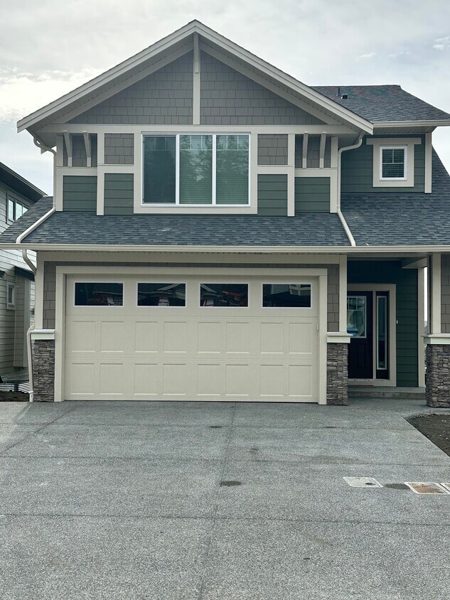 Beautiful new basement suite in Royal Bay. Available Nov 1 st 24. - 3387 Ryder Hesjedal Way