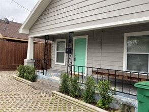 Building Photo - 4221 Marina St