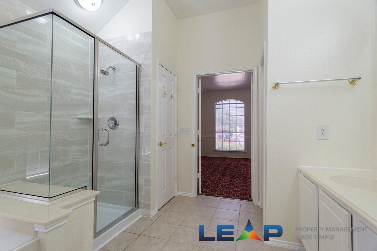 Foto principal - Beautiful home in Hurst-Euless-Bedford ISD