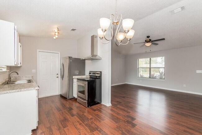 Building Photo - Charming 3-Bedroom in Middleburg