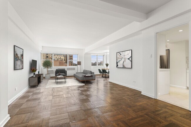 Building Photo - 40 E 78th St