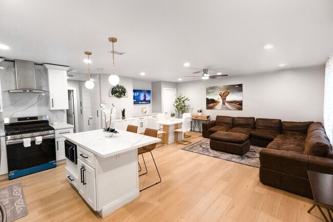 Foto del edificio - 8354 Adams St