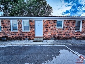 Building Photo - 500 Skyline Dr