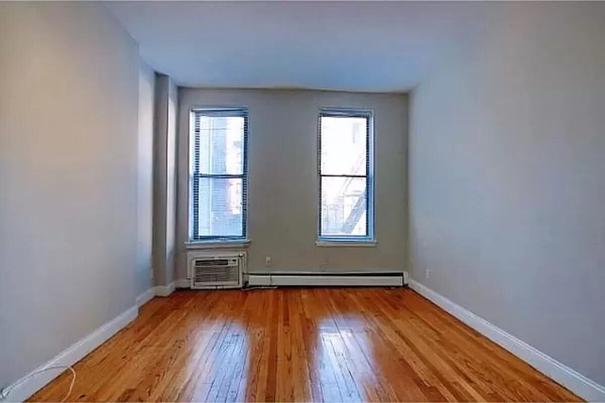 Primary Photo - 25 Clinton Street