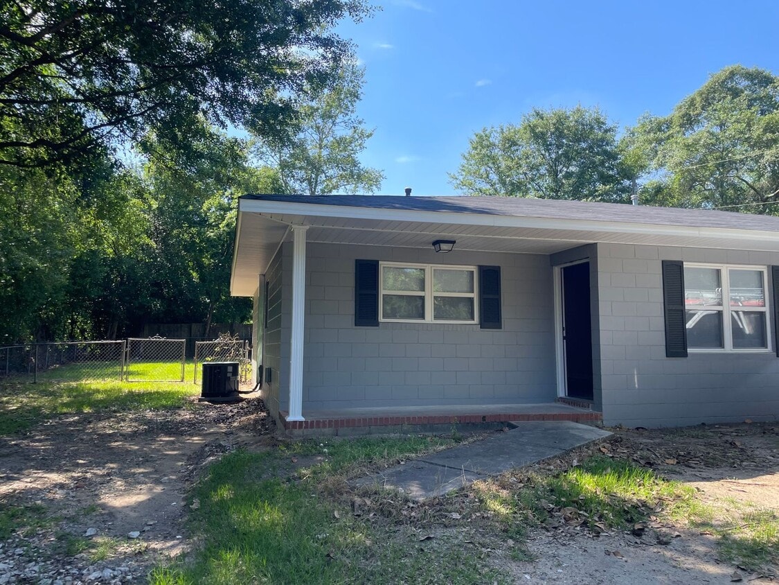 112 School St, Gloverville, SC 29828 House Rental in Gloverville, SC