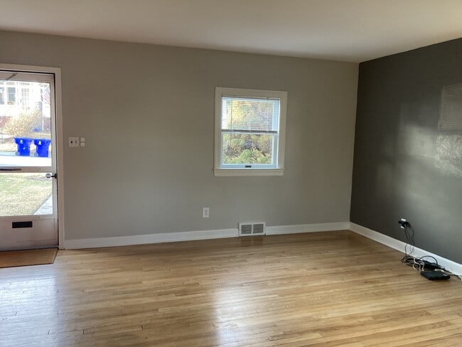 Foto del edificio - 1210 Rosedale Ave