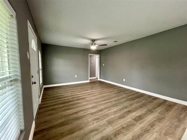 Foto del edificio - 1531 W 5th St