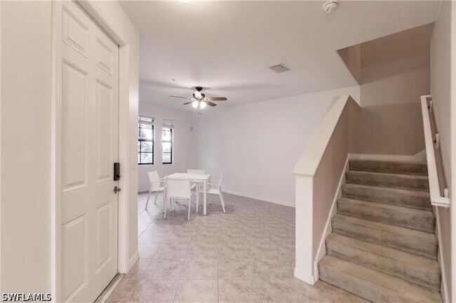 Foto del edificio - 1375 Artesia Dr E