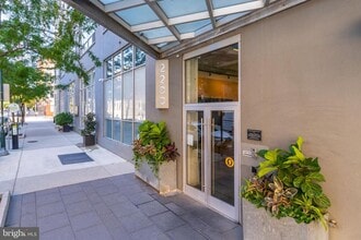 Building Photo - 2200 Arch St