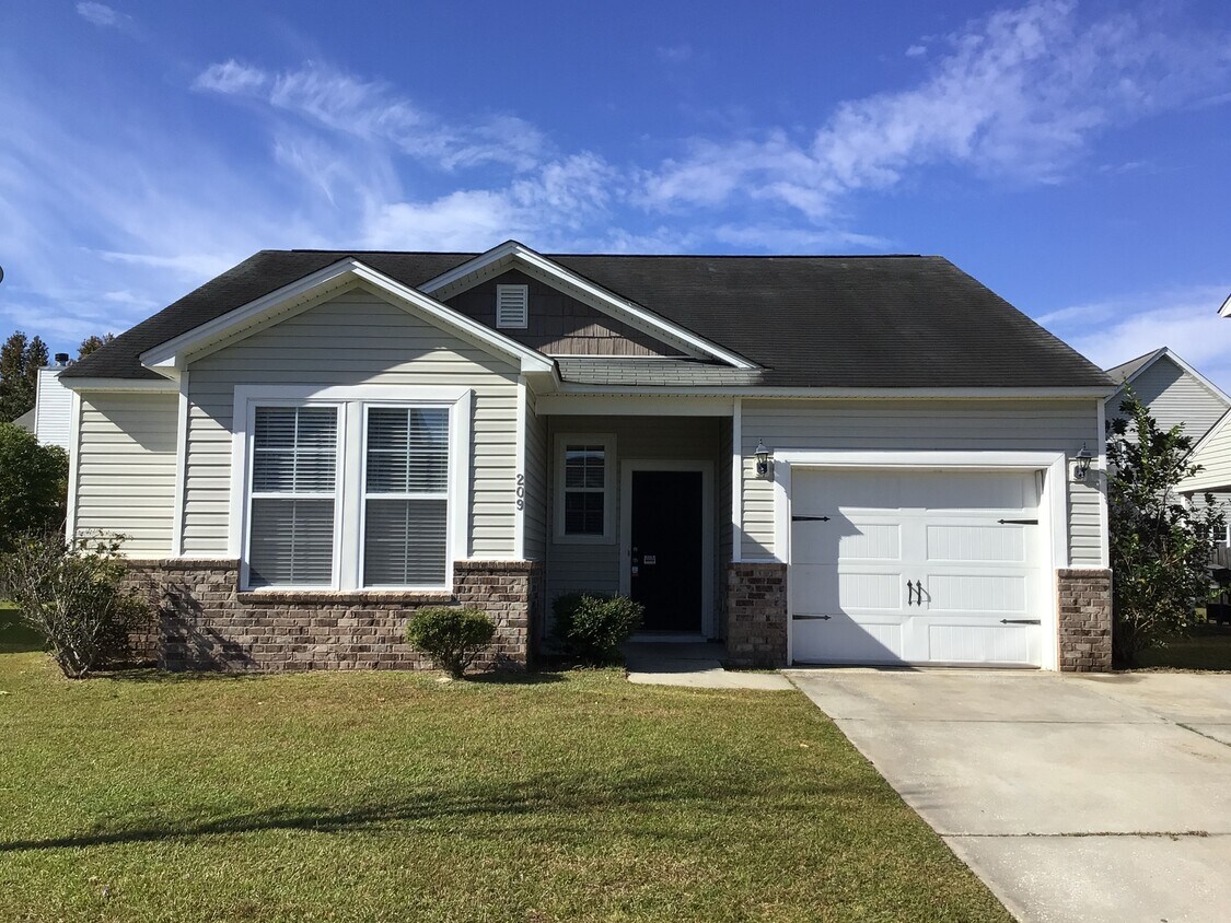 209 Two Forts Road House Rental in Moncks Corner, SC