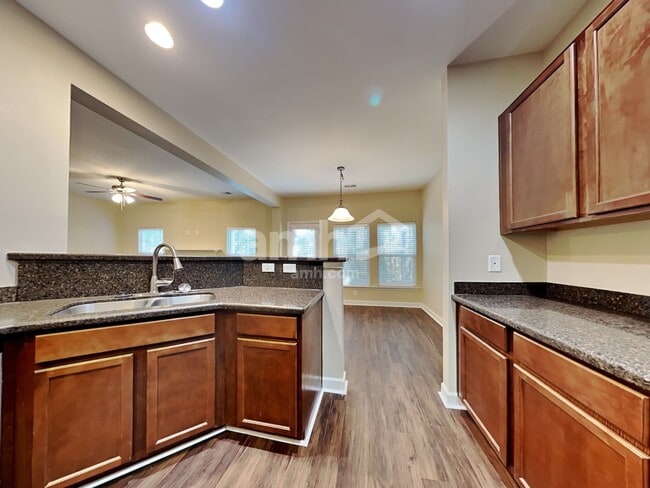 Foto del edificio - 120 Maywood Drive