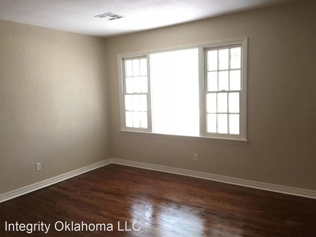 Building Photo - 3 br, 1 bath House - 3417 Pioneer St.