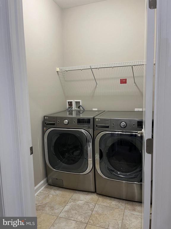 Foto del edificio - 21285 Park Grove Terrace