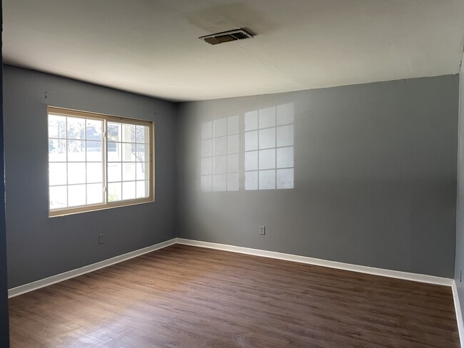 Foto del edificio - 2875 Hedgewood Dr NW