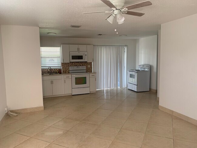 Foto del edificio - 1138 W 25th St