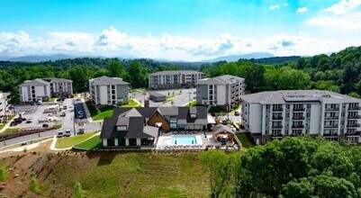 Building Photo - Hominy at RiverBlue