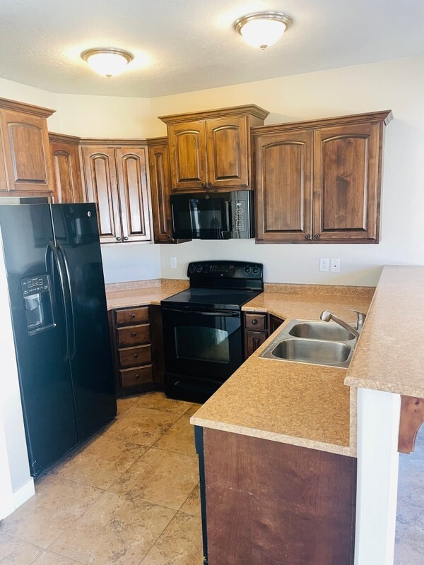 Building Photo - 2576 Cottonwood Dr