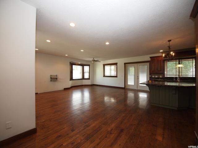 Foto del edificio - 1448 Willow Valley Dr
