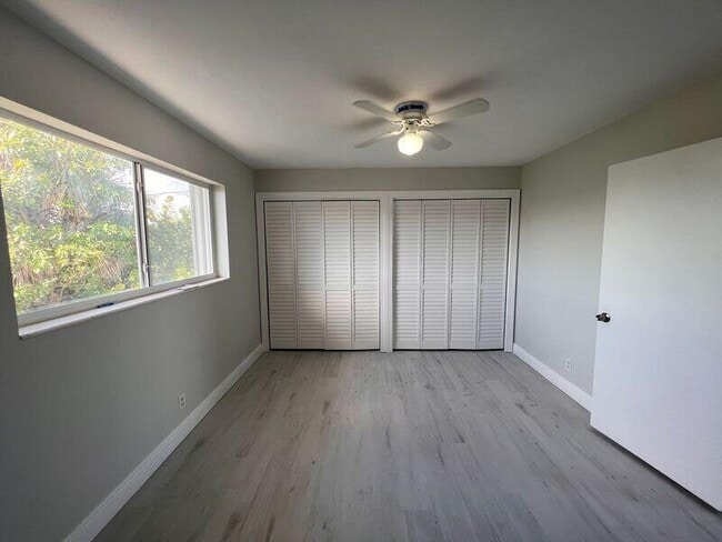 Foto del edificio - 609 NE 6th Ct