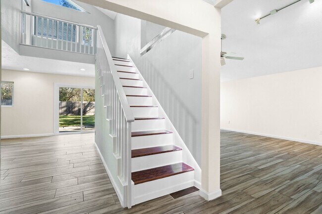 Foto del edificio - 4510 Hidden Springs Dr