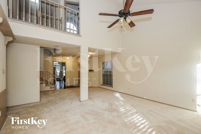 Foto del edificio - 1396 Chinaberry Dr