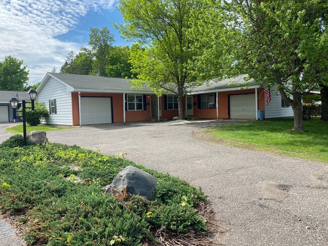 Duplex Exterior - 822 E Grant St