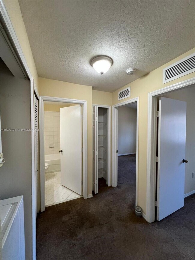 Foto del edificio - 1260 SE 31st Ct